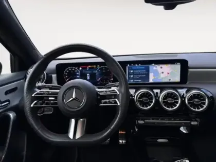 Photo 9 Mercedes Classe A  200 d 150ch AMG Line 8G-DCT