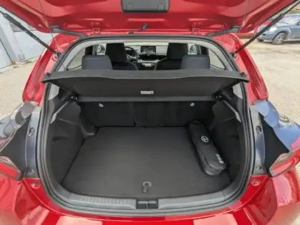 Photo 11 Toyota Yaris  116h Design 5p MC24