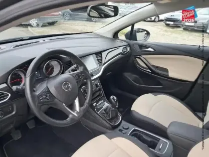 Photo 14 Opel Astra Gén. V Ph1 Innovation 5