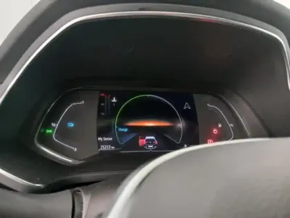 Photo 12 Renault Captur  1.6 E-Tech hybride 145ch Intens -21