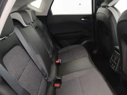 Photo 7 Renault Captur  1.6 E-Tech hybride 145ch Intens -21