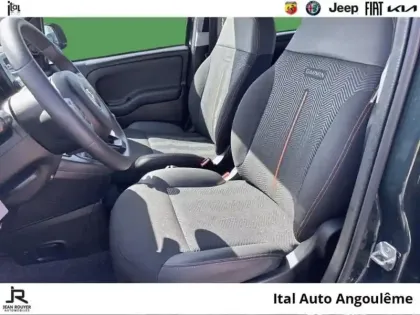 Photo 8 Fiat Panda  1.0 70ch BSG S&S City Cross Garmin