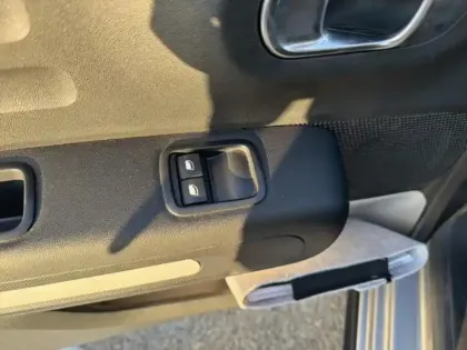 Photo 11 Citroën C3  1.5 BlueHDi 100ch S&S YOU!