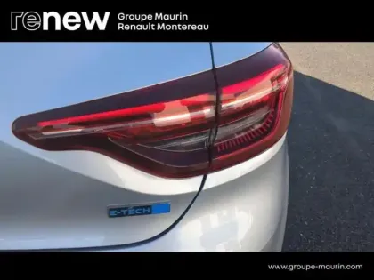 Photo 14 Renault Clio  1.6 E-Tech hybride 140ch Intens -21N