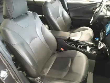 Photo 12 Toyota Prius  122h Lounge RC18