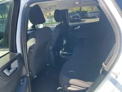 Photo 14 Ford Kuga  2.5 Duratec 190ch FHEV E85 Titanium BVA