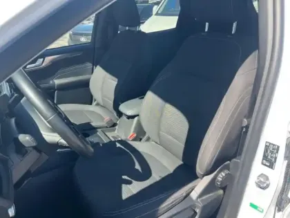 Photo 12 Ford Kuga  2.5 Duratec 190ch FHEV E85 Titanium BVA