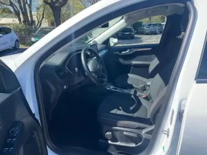 Photo 11 Ford Kuga  2.5 Duratec 190ch FHEV E85 Titanium BVA