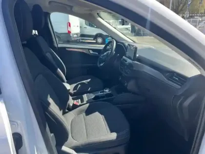 Photo 13 Ford Kuga  2.5 Duratec 190ch FHEV E85 Titanium BVA