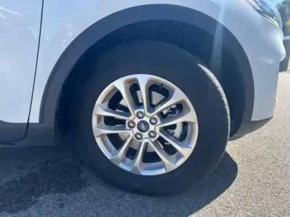 Photo 6 Ford Kuga  2.5 Duratec 190ch FHEV E85 Titanium BVA