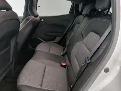 Photo 14 Renault Clio  1.6 E-Tech hybride 145ch Techno