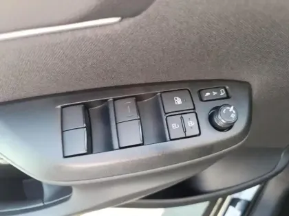 Photo 13 Toyota Yaris Gén. I Ph1 NG Design 5