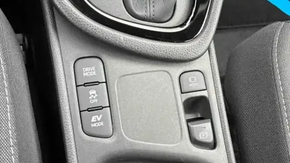 Photo 32 Toyota Yaris  Hybride 116h