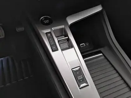 Photo 13 Peugeot 308  SW Hybrid 145 e-DCS6