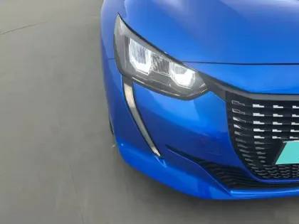 Photo 99 Peugeot 208  PureTech 100 S&S EAT8