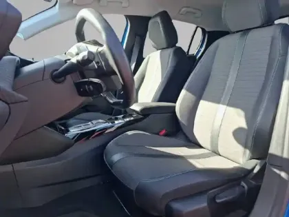 Photo 38 Peugeot 208  PureTech 100 S&S EAT8