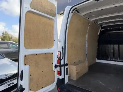 Photo 37 Renault Master  FGN TRAC F3500 L2H2 BLUE DCI 135