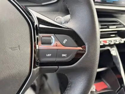 Photo 22 Peugeot 208  Electrique 50 kWh 136ch