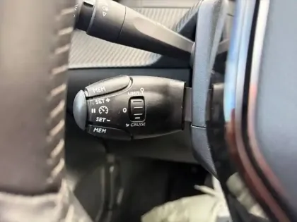 Photo 18 Peugeot 208  Electrique 50 kWh 136ch