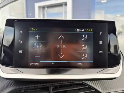 Photo 27 Peugeot 208  Electrique 50 kWh 136ch