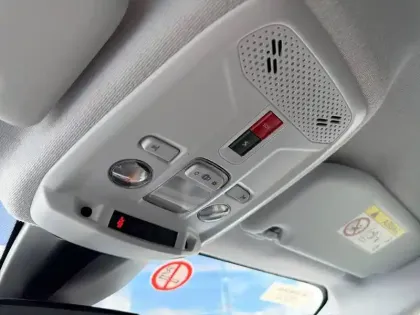 Photo 32 Peugeot 208  Electrique 50 kWh 136ch