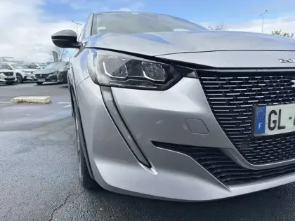 Photo 15 Peugeot 208  Electrique 50 kWh 136ch