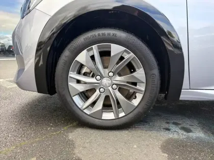 Photo 12 Peugeot 208  Electrique 50 kWh 136ch