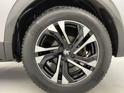 Photo 70 Peugeot 2008  PureTech 130 S&S EAT8