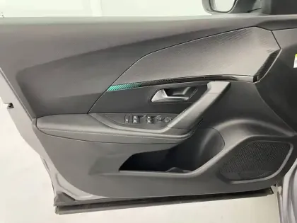 Photo 52 Peugeot 2008  PureTech 130 S&S EAT8