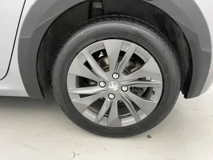 Photo 15 Peugeot 208  Electrique 50 kWh 136ch