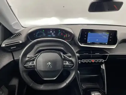 Photo 21 Peugeot 208  Electrique 50 kWh 136ch