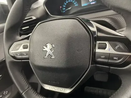 Photo 28 Peugeot 208  Electrique 50 kWh 136ch