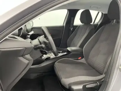 Photo 13 Peugeot 208  Electrique 50 kWh 136ch