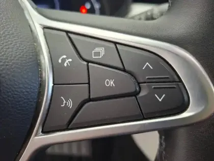 Photo 75 Renault Clio Gén. V (BJA) Ph1 Intens 5