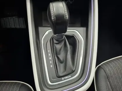 Photo 80 Renault Clio Gén. V (BJA) Ph1 Intens 5