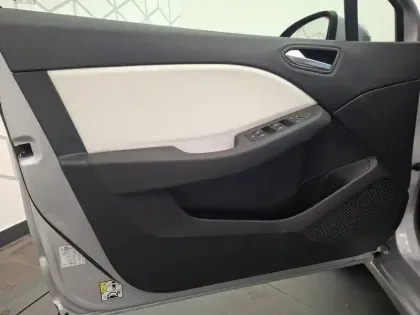 Photo 20 Renault Clio  E-Tech 140 - 21N