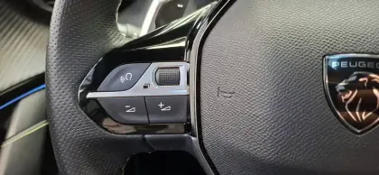 Photo 22 Peugeot 208  Hybrid 136 e-DCS6