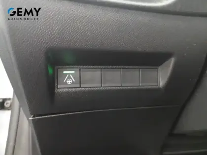Photo 18 Peugeot 208  Hybrid 110 e-DCS6