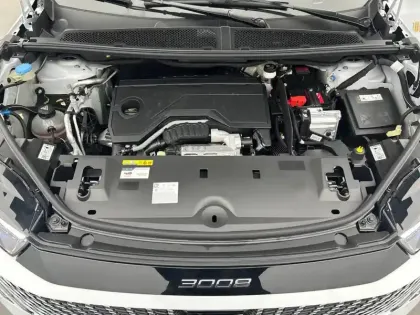 Photo 83 Peugeot 3008  Hybrid 145 e-DCS6