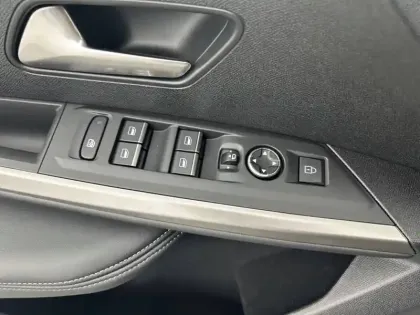 Photo 74 Peugeot 3008  Hybrid 145 e-DCS6