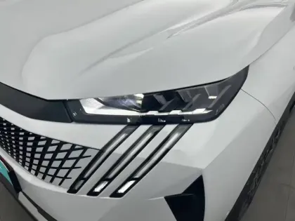 Photo 71 Peugeot 3008  Hybrid 145 e-DCS6