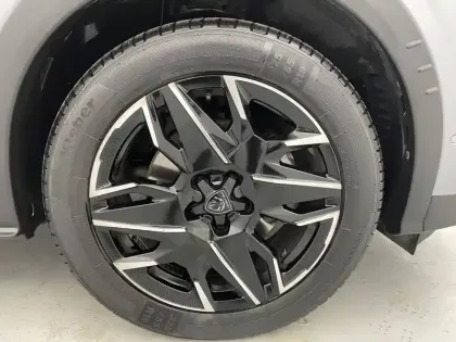 Photo 17 Peugeot 5008  Hybrid 136 e-DCS6