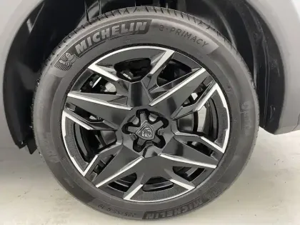 Photo 15 Peugeot 5008  Hybrid 136 e-DCS6