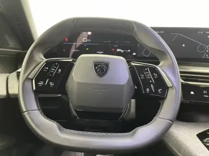 Photo 22 Peugeot 5008  Hybrid 136 e-DCS6