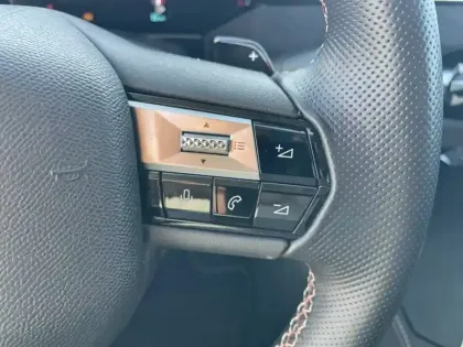 Photo 91 DS DS 4  Hybride E-Tense 225 EAT8