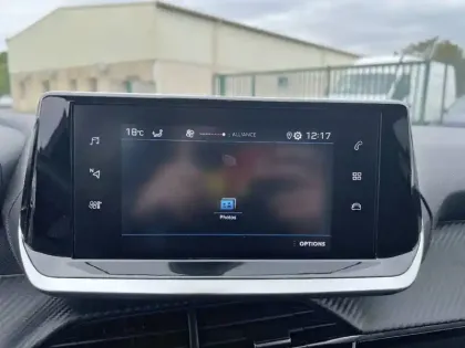 Photo 18 Peugeot 208  PureTech 100 S&S BVM6