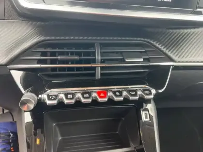 Photo 19 Peugeot 208  PureTech 100 S&S BVM6