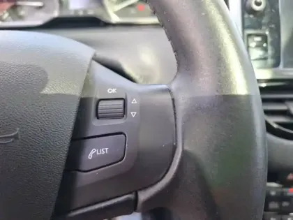 Photo 27 Peugeot 2008 Gén. I Ph2 Allure 5