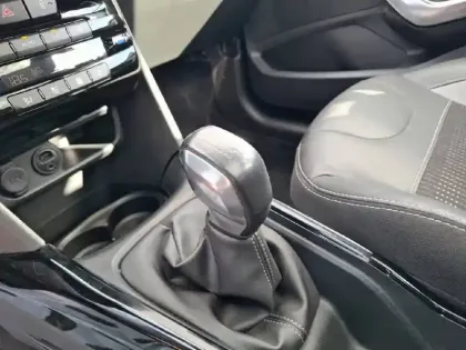 Photo 13 Peugeot 2008 Gén. I Ph2 Allure 5