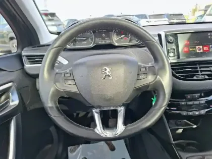 Photo 8 Peugeot 2008 Gén. I Ph2 Allure 5